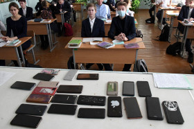 О запрете пользования смартфонами в школе для учащихся..